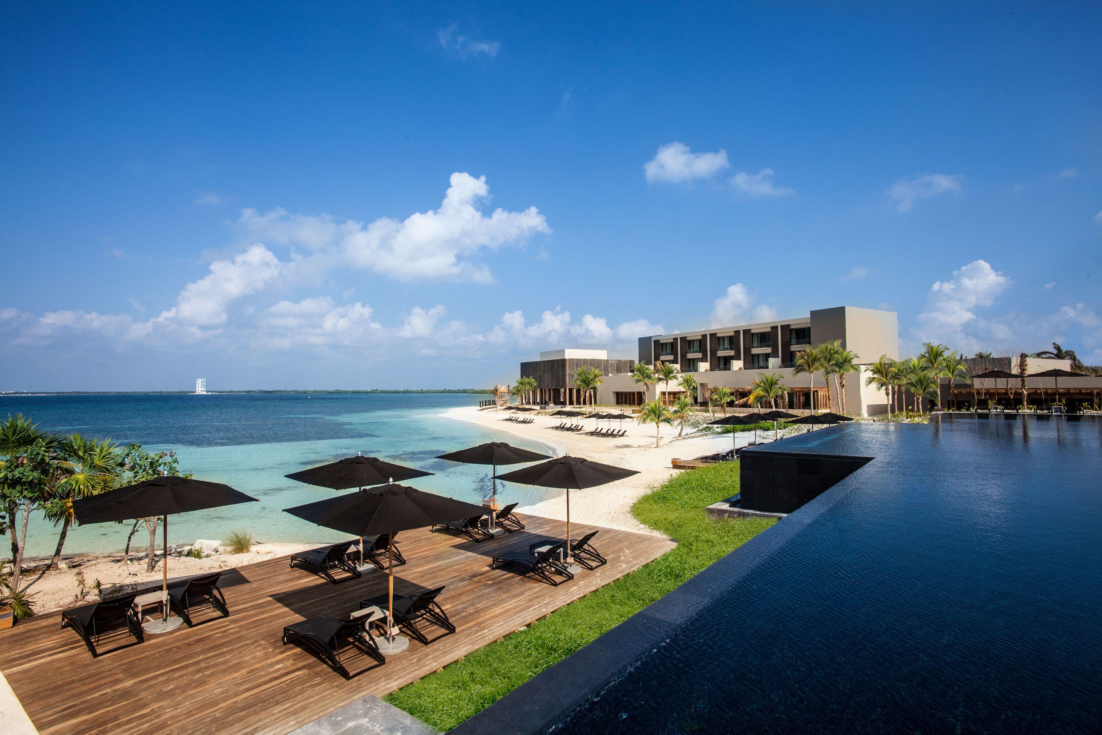 NIZUC Resort & Spa